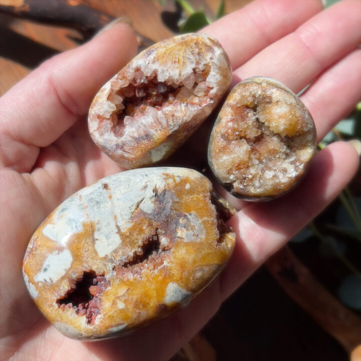 Druzy Dendritic Sulfur Quartz Meditation Stone