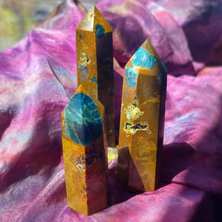 Yellow Jasper and Blue Apatite Generator