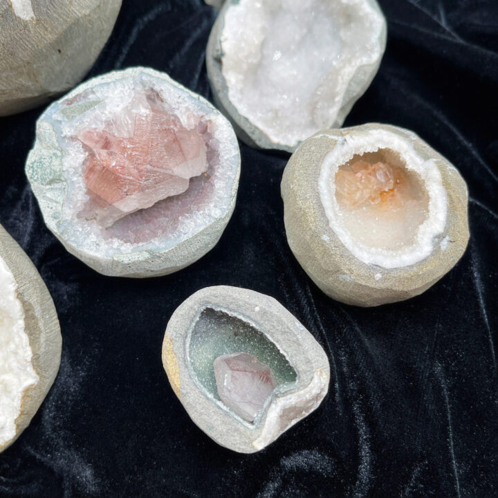 Intuitively Chosen Zeolite Geode