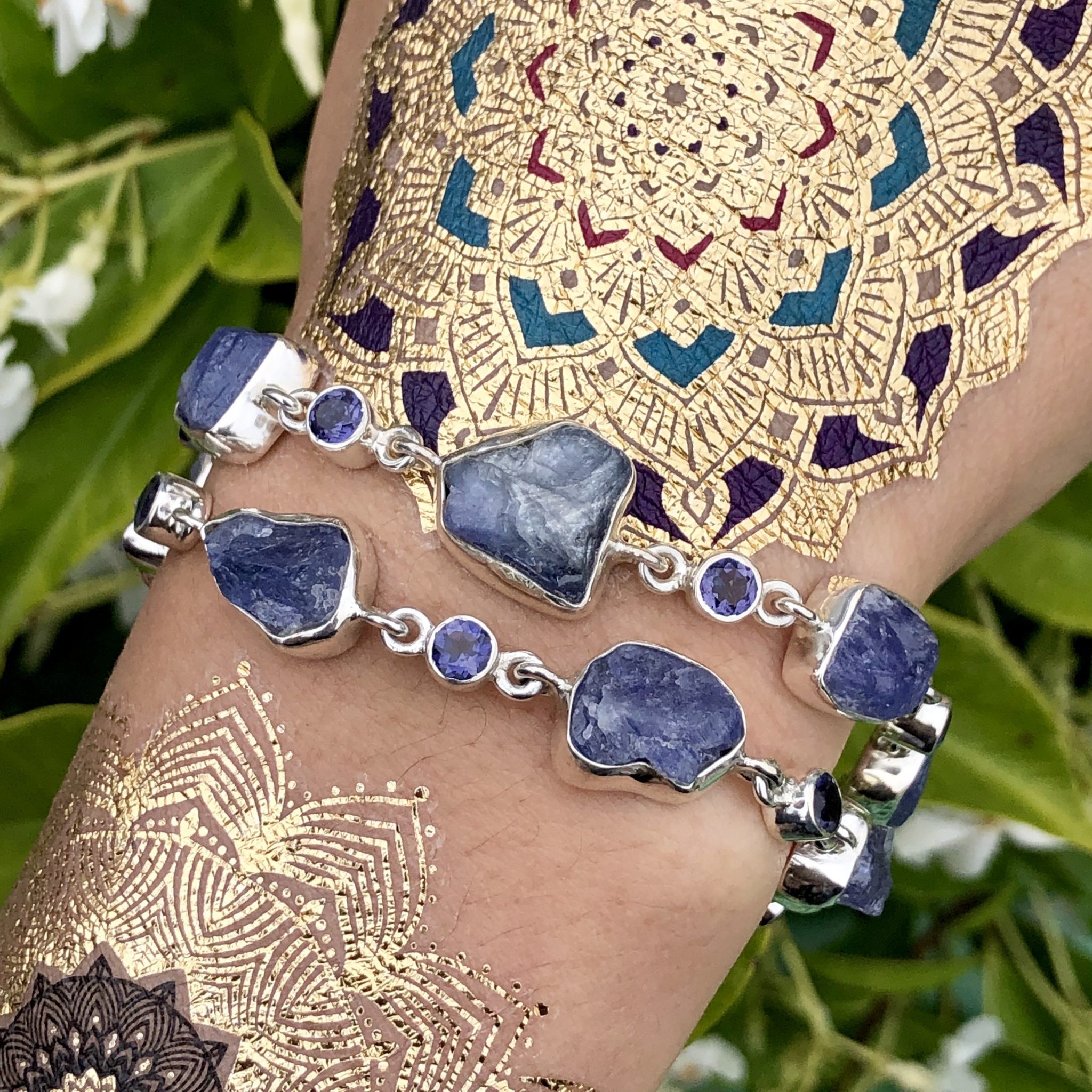Collect the rich tanzanite Stone 8.5mm hand bead crystal to enhance  concentration, positive energy and popularity. - Shop jingyuliangyan45  Bracelets - Pinkoi