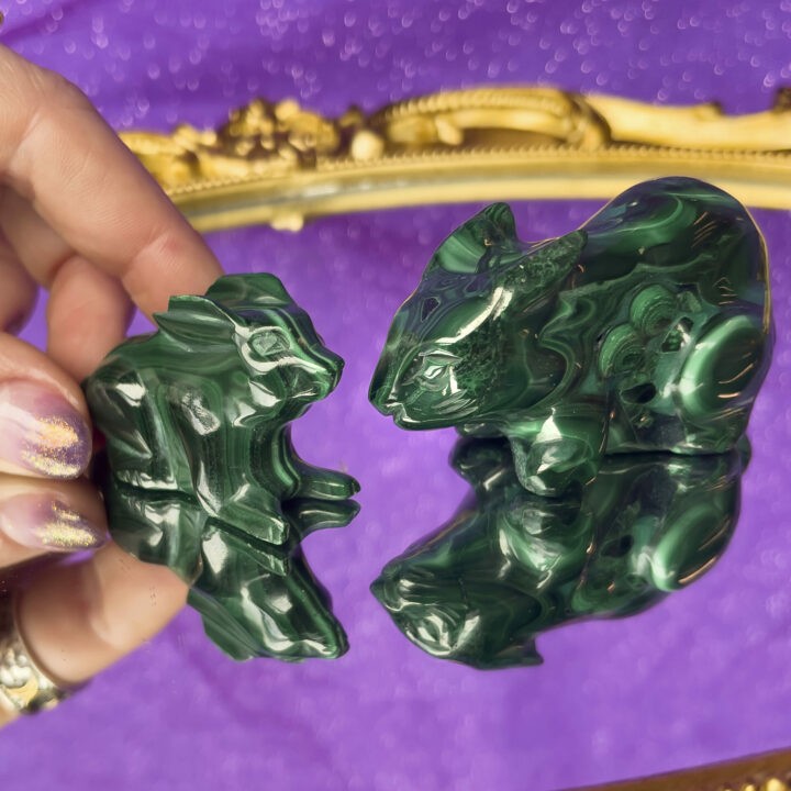 Malachite Bunny-roo Carving